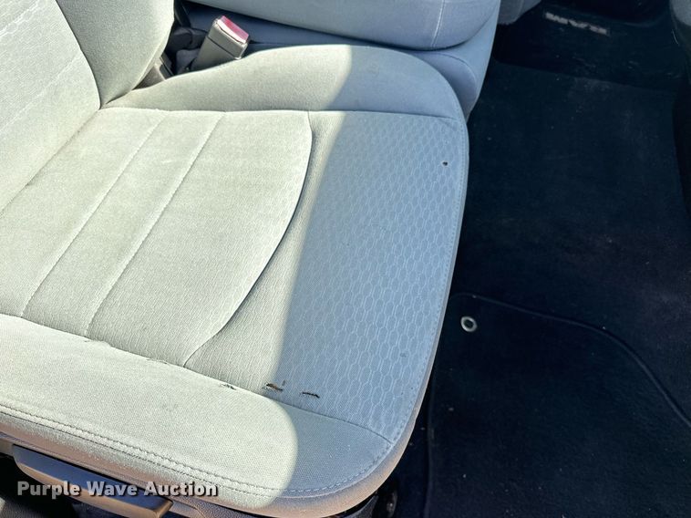 image for item OM9887 2013 Dodge Ram 1500 Quad Cab pickup truck