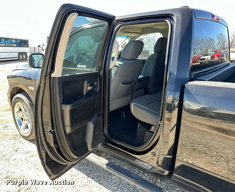 image for item OM9887 2013 Dodge Ram 1500 Quad Cab pickup truck