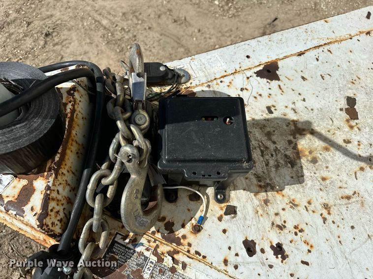 image for item OM9892 2013 W-W  enclosed cargo trailer