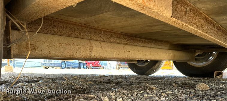 image for item OM9892 2013 W-W  enclosed cargo trailer