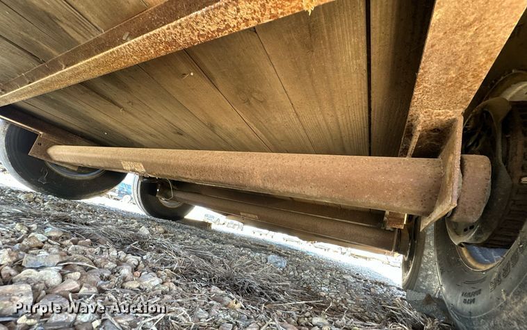 image for item OM9892 2013 W-W  enclosed cargo trailer