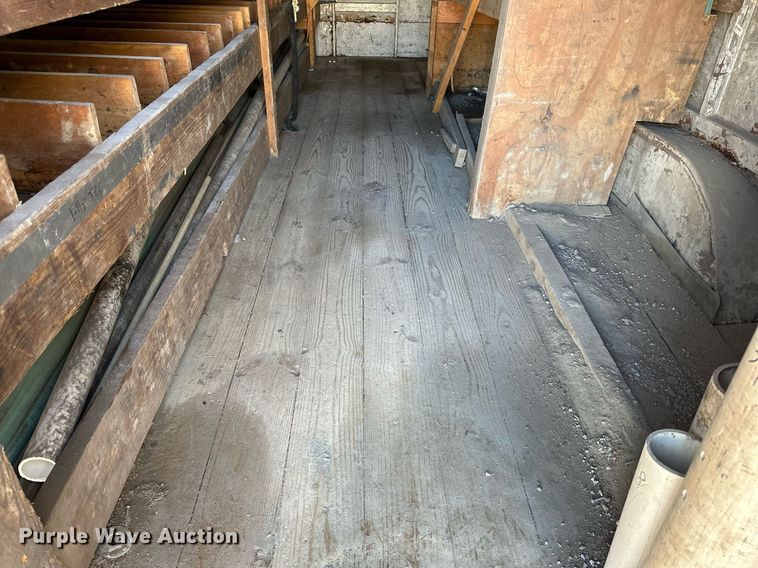 image for item OM9892 2013 W-W  enclosed cargo trailer