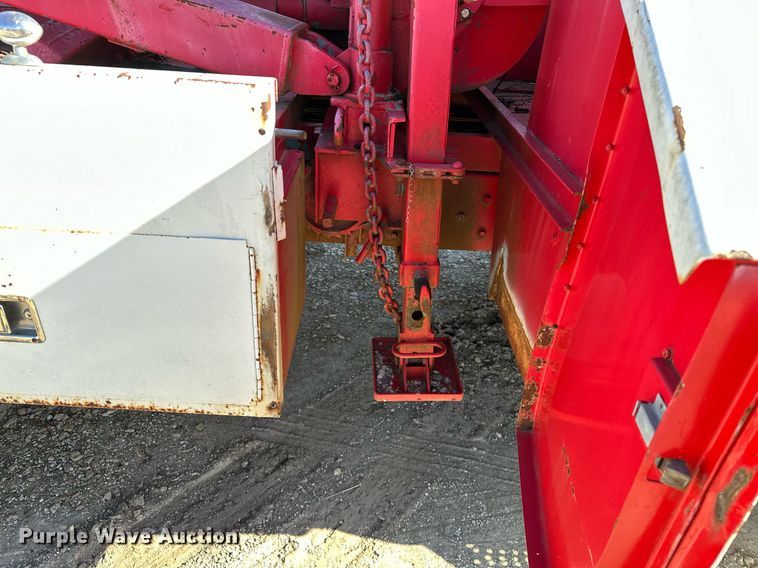 image for item OM9894 1984 Ford 9000 tow truck