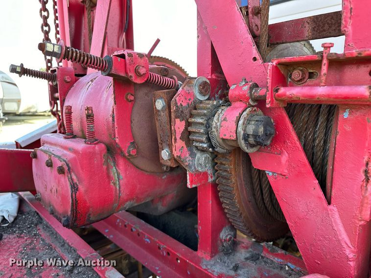 image for item OM9894 1984 Ford 9000 tow truck