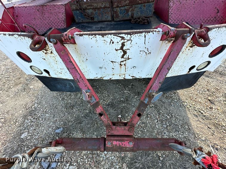 image for item OM9894 1984 Ford 9000 tow truck