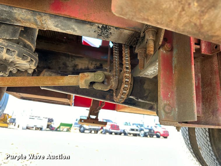 image for item OM9894 1984 Ford 9000 tow truck