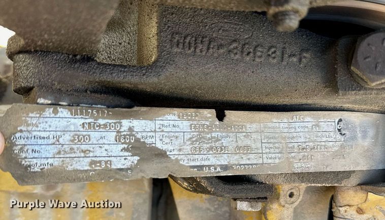 image for item OM9894 1984 Ford 9000 tow truck