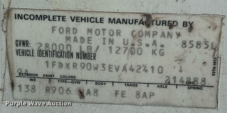 image for item OM9894 1984 Ford 9000 tow truck