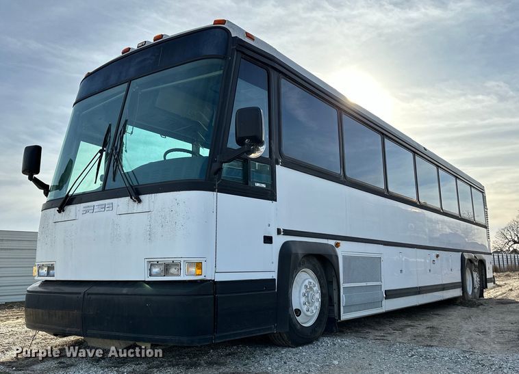image for item OM9922 1992 Motor Coach Industries  102-C3 coach bus