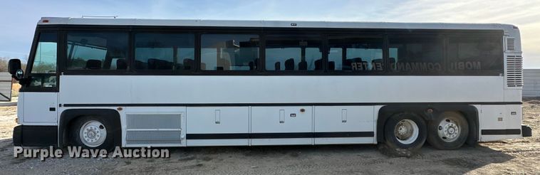 image for item OM9922 1992 Motor Coach Industries  102-C3 coach bus