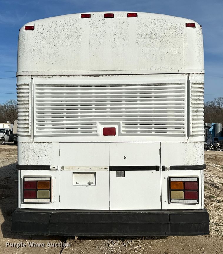 image for item OM9922 1992 Motor Coach Industries  102-C3 coach bus