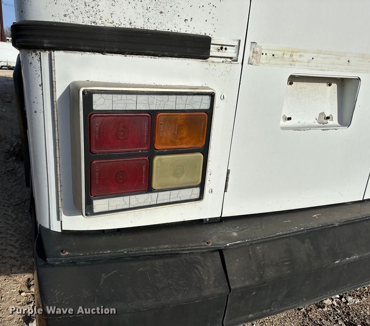 image for item OM9922 1992 Motor Coach Industries  102-C3 coach bus