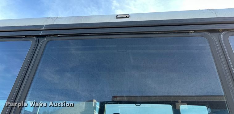 image for item OM9922 1992 Motor Coach Industries  102-C3 coach bus