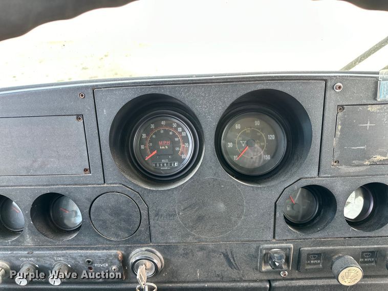 image for item OM9922 1992 Motor Coach Industries  102-C3 coach bus