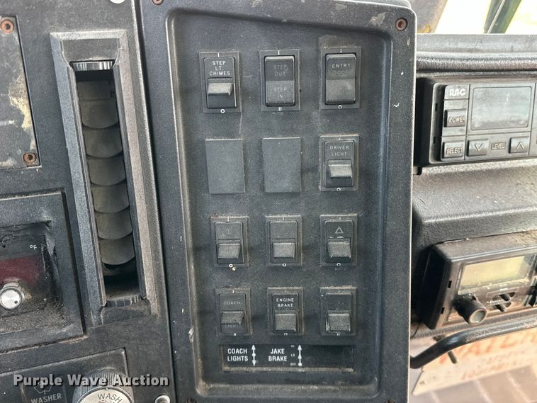 image for item OM9922 1992 Motor Coach Industries  102-C3 coach bus