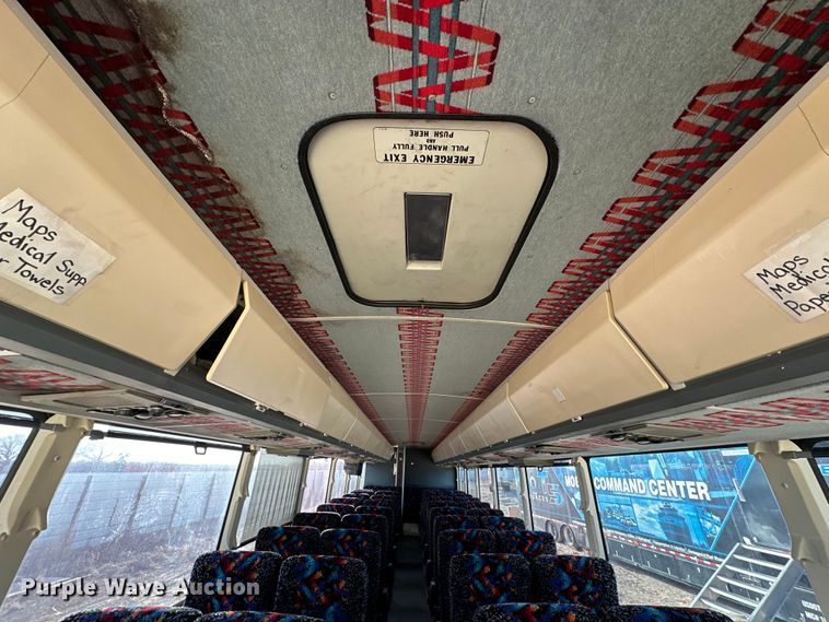 image for item OM9922 1992 Motor Coach Industries  102-C3 coach bus