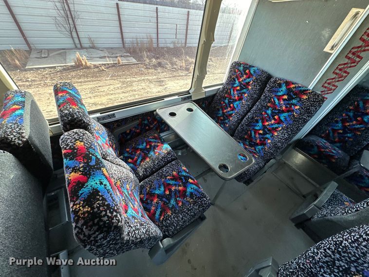 image for item OM9922 1992 Motor Coach Industries  102-C3 coach bus