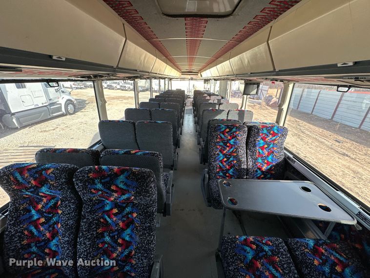 image for item OM9922 1992 Motor Coach Industries  102-C3 coach bus