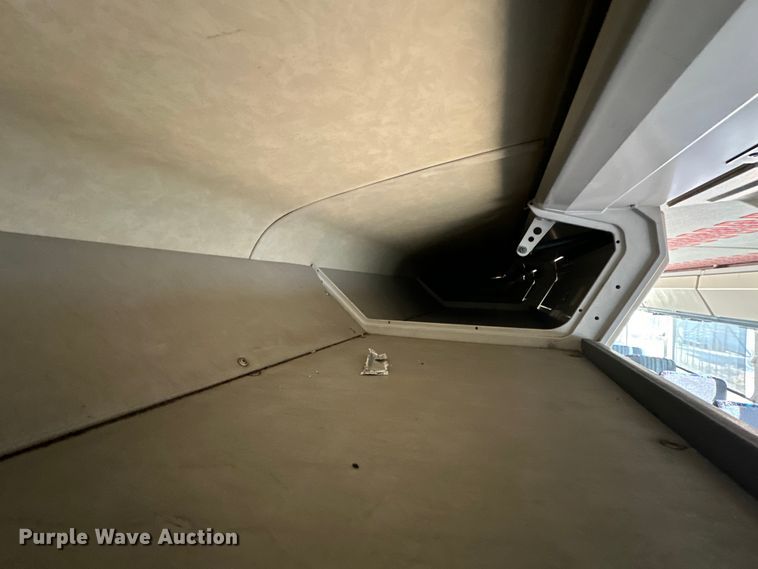 image for item OM9922 1992 Motor Coach Industries  102-C3 coach bus