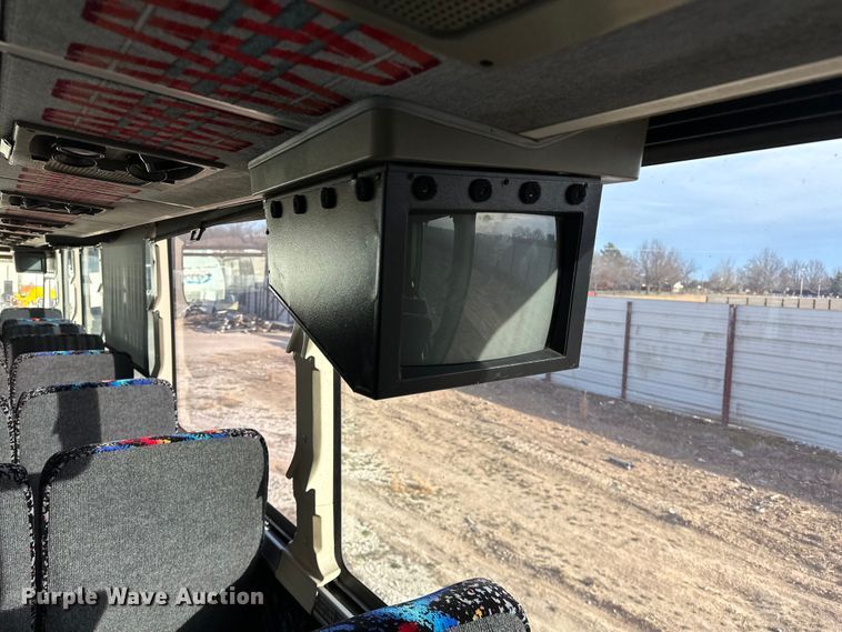 image for item OM9922 1992 Motor Coach Industries  102-C3 coach bus