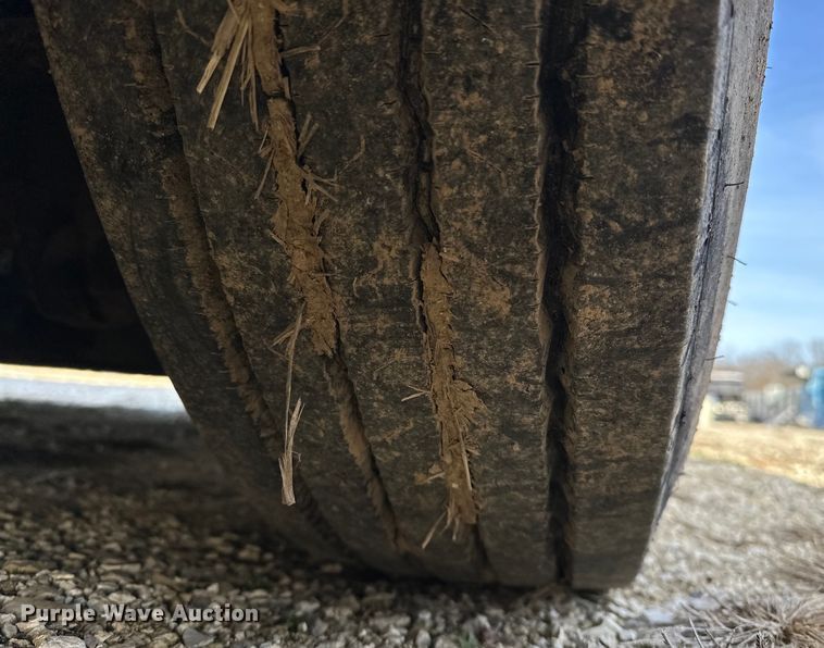 image for item OM9922 1992 Motor Coach Industries  102-C3 coach bus