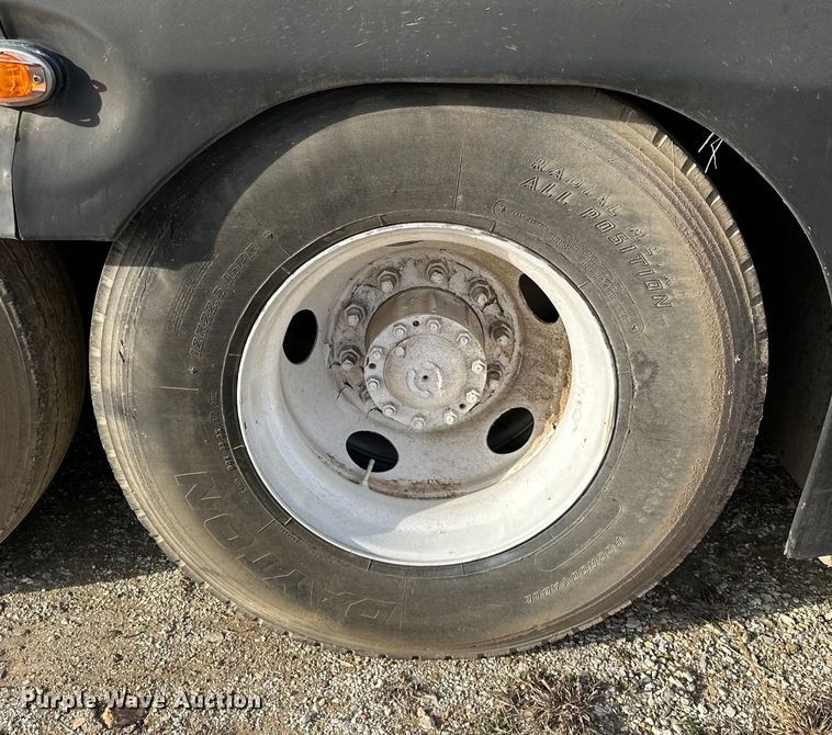 image for item OM9922 1992 Motor Coach Industries  102-C3 coach bus