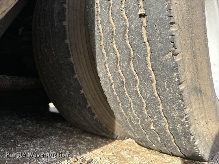 image for item OM9922 1992 Motor Coach Industries  102-C3 coach bus