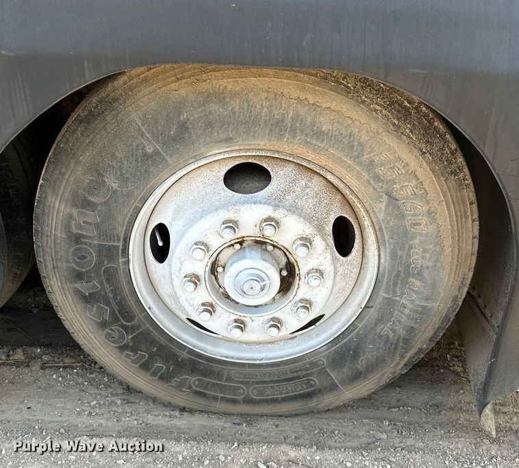 image for item OM9922 1992 Motor Coach Industries  102-C3 coach bus