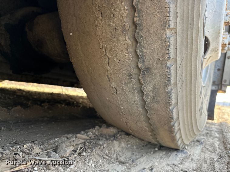 image for item OM9922 1992 Motor Coach Industries  102-C3 coach bus