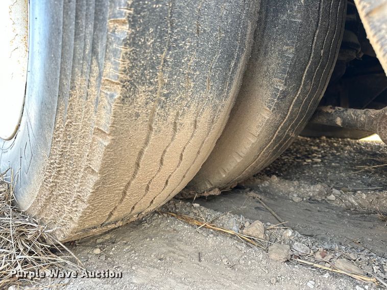 image for item OM9922 1992 Motor Coach Industries  102-C3 coach bus