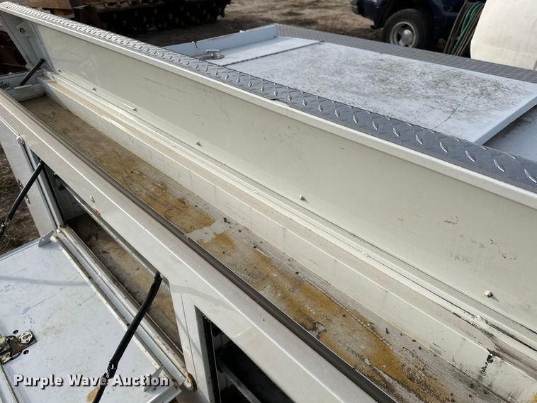 image for item OM9926 Royal Utility bed