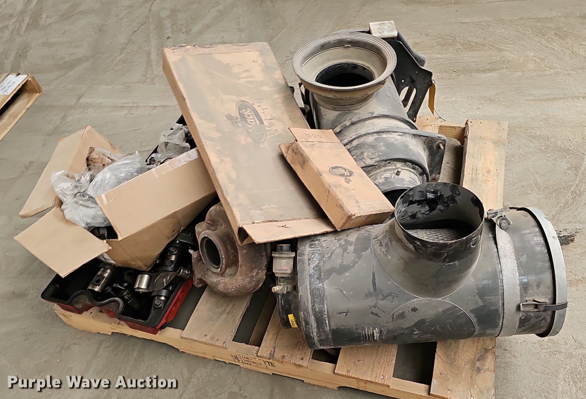 Truck and trailer parts in Omaha, NE Item DK0609 for sale Purple Wave