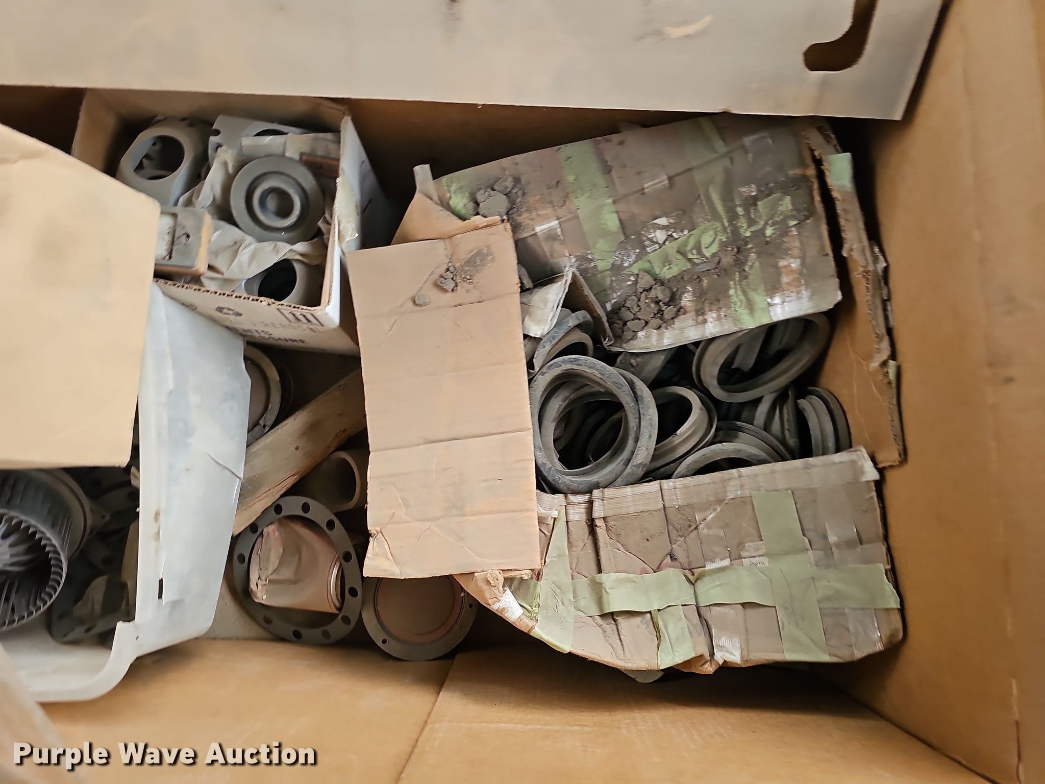 Truck and trailer parts in Omaha, NE Item DK0609 for sale Purple Wave