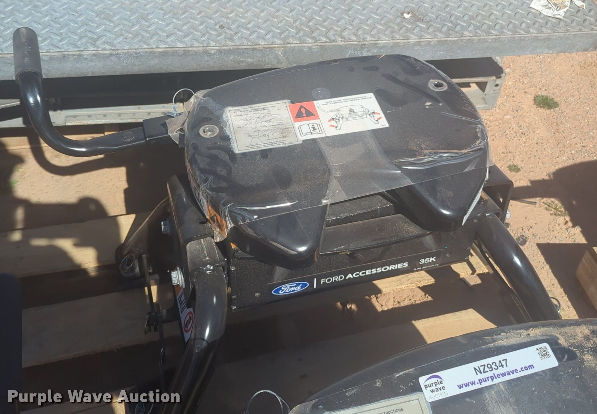 (2) Ford fifth wheel hitches in Oklahoma City, OK Item NZ9347 for