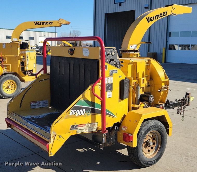 image for item DG0416 2013 Vermeer BC900XL wood chipper
