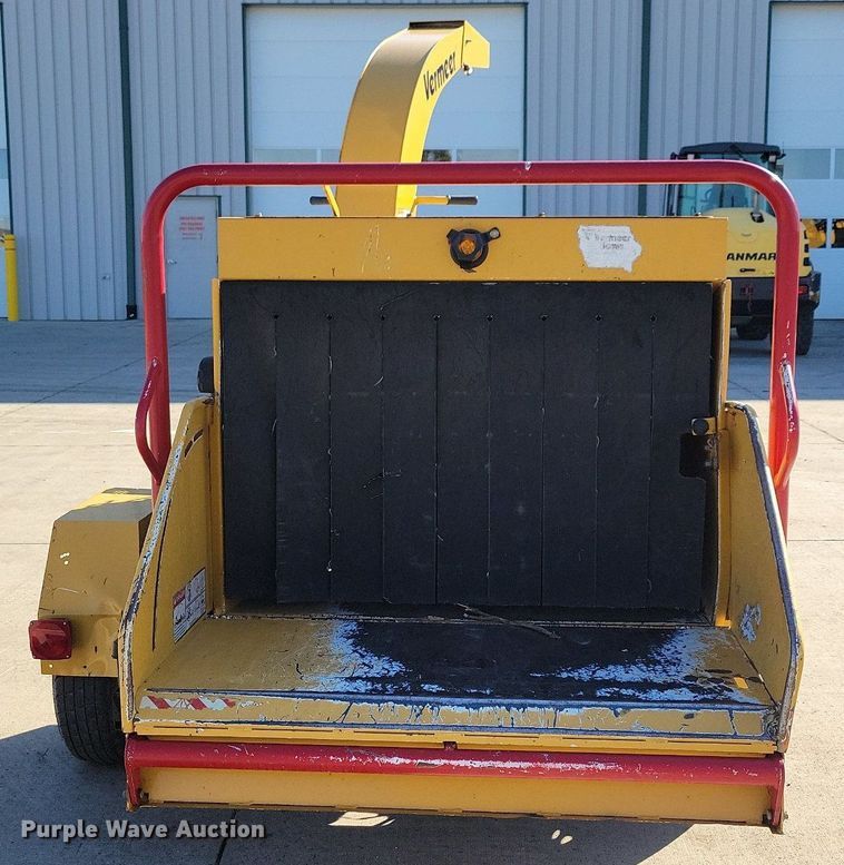 image for item DG0416 2013 Vermeer BC900XL wood chipper