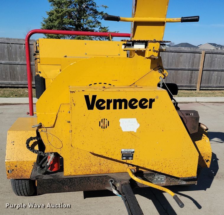 image for item DG0416 2013 Vermeer BC900XL wood chipper