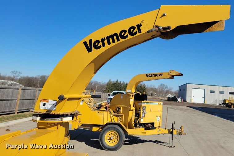 image for item DG0416 2013 Vermeer BC900XL wood chipper