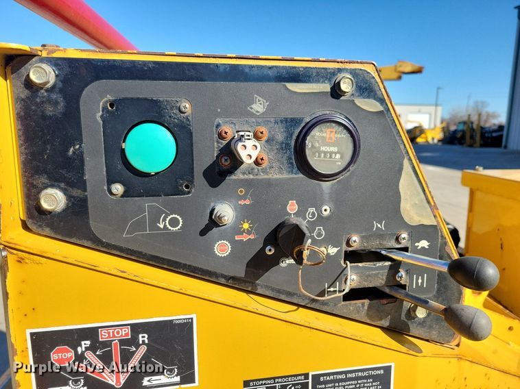 image for item DG0416 2013 Vermeer BC900XL wood chipper