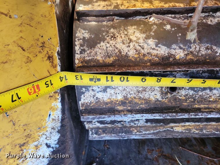 image for item DG0416 2013 Vermeer BC900XL wood chipper