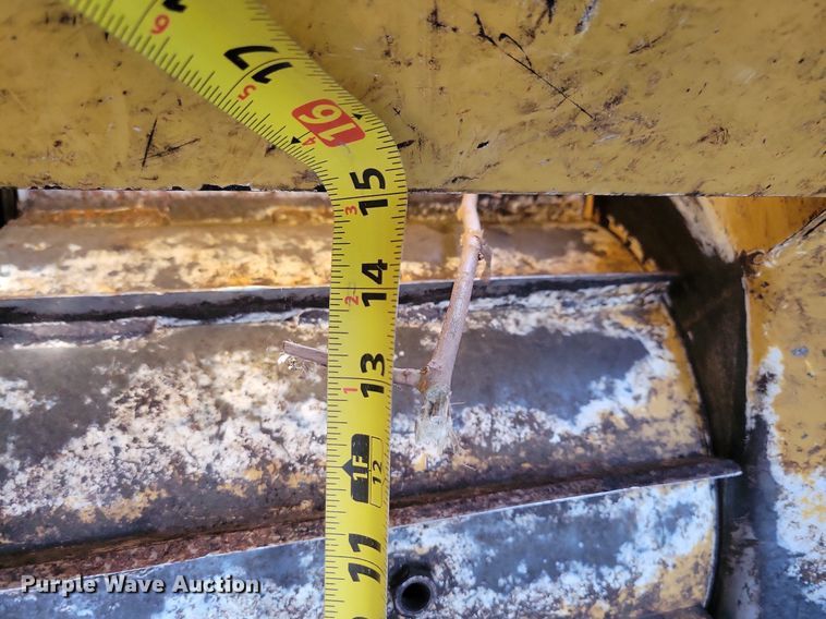 image for item DG0416 2013 Vermeer BC900XL wood chipper