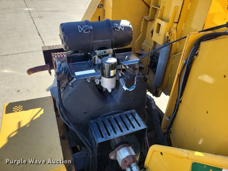 image for item DG0416 2013 Vermeer BC900XL wood chipper