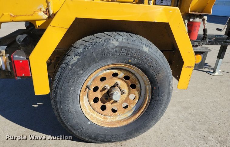 image for item DG0416 2013 Vermeer BC900XL wood chipper