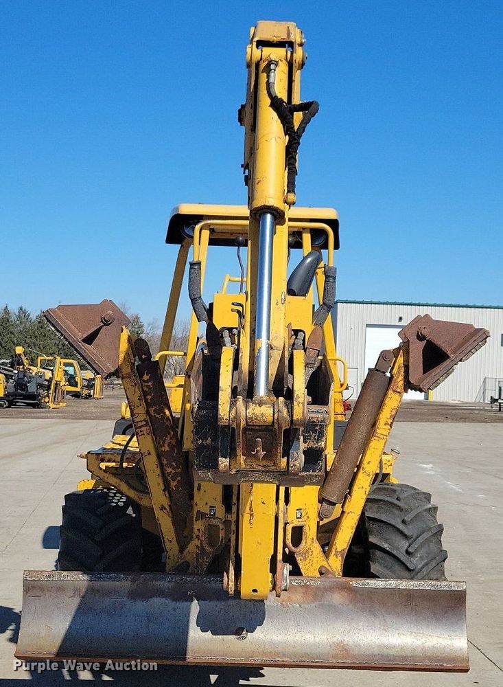 image for item DG0417 2008 Vermeer RTX1250 trencher