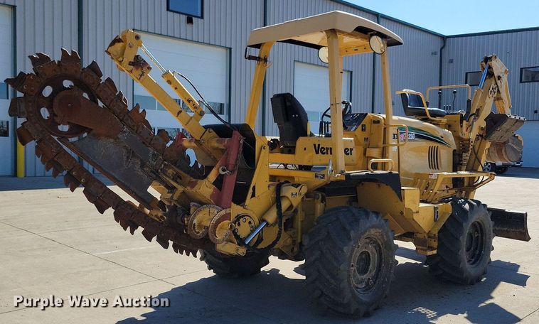 image for item DG0417 2008 Vermeer RTX1250 trencher