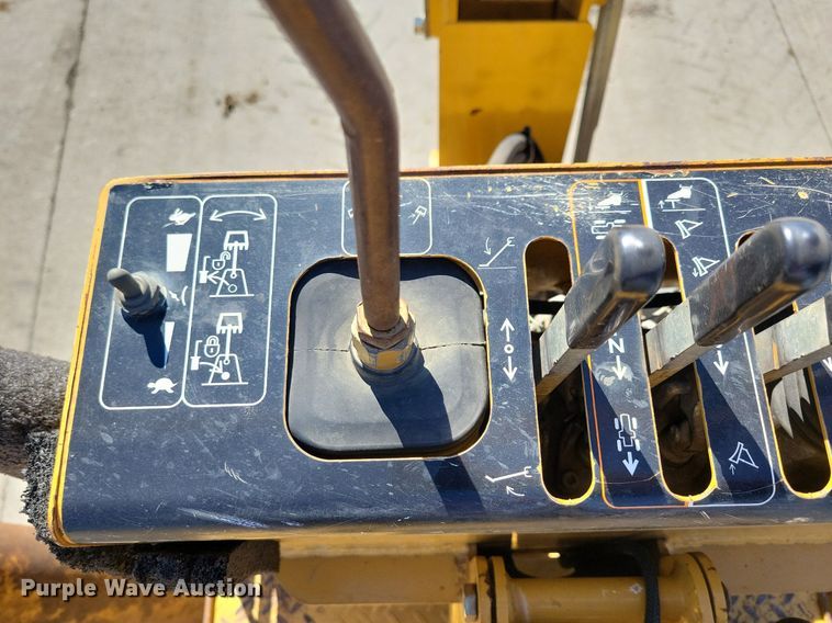 image for item DG0417 2008 Vermeer RTX1250 trencher