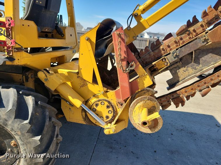 image for item DG0417 2008 Vermeer RTX1250 trencher
