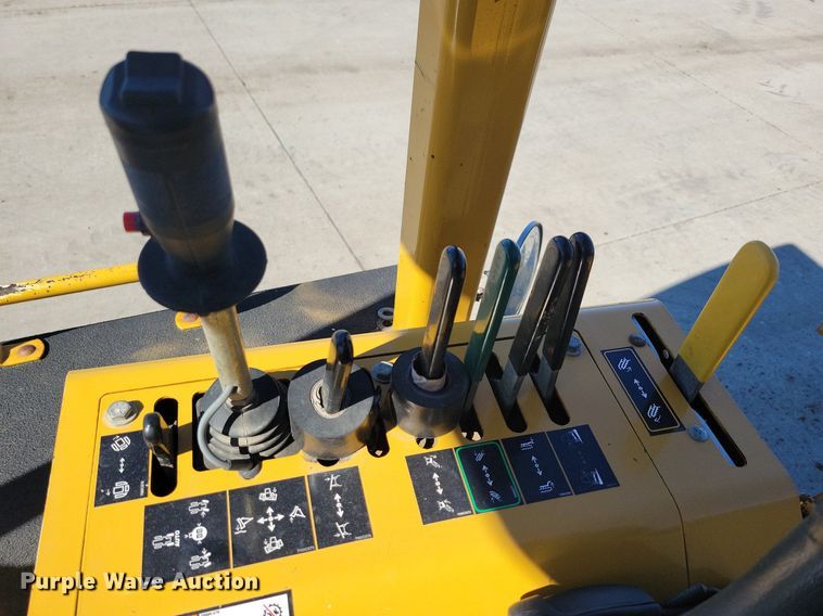 image for item DG0417 2008 Vermeer RTX1250 trencher