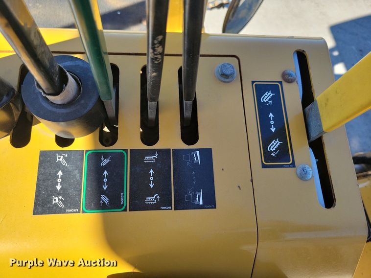 image for item DG0417 2008 Vermeer RTX1250 trencher