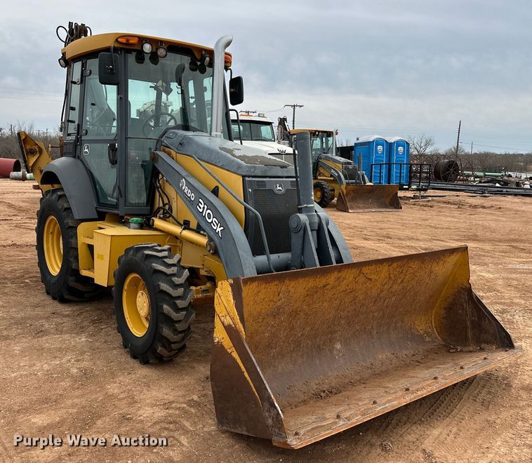 image for item DG4267 2014 John Deere 310SK backhoe